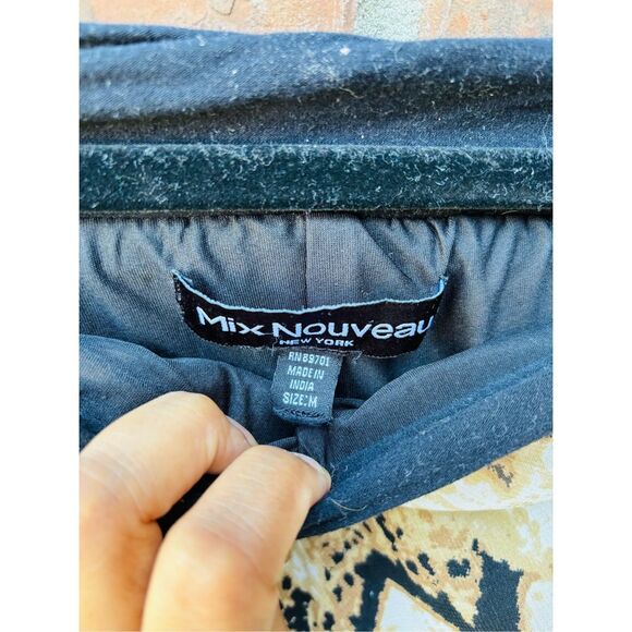 Mix Nauveau sized medium A line skirt in good condition. - Picture 3 of 5